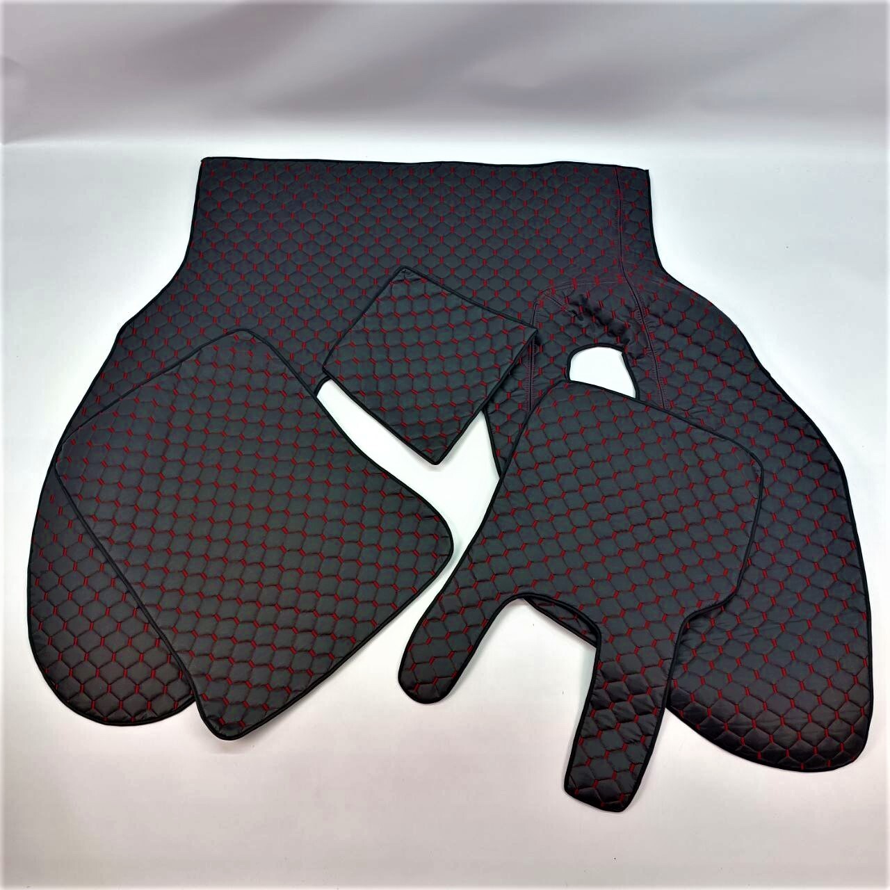 Коврик Экокожа DAF CF85 2000-2013; МКПП,черный, АСП Коврик Экокожа DAF CF85 2000-2013; МКПП,черный, АСП