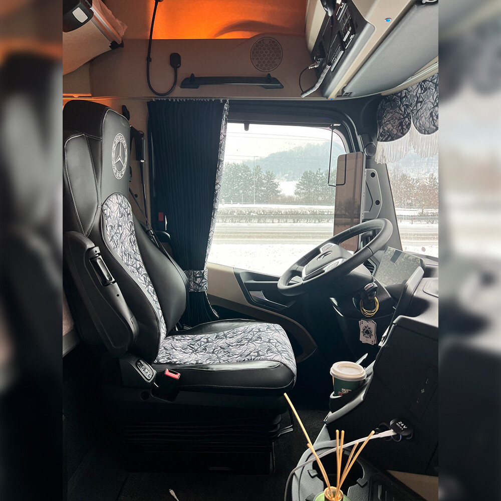 Чехол на сиденья MERCEDES ACTROS с 2021 г. серый шенилл- черная кожа