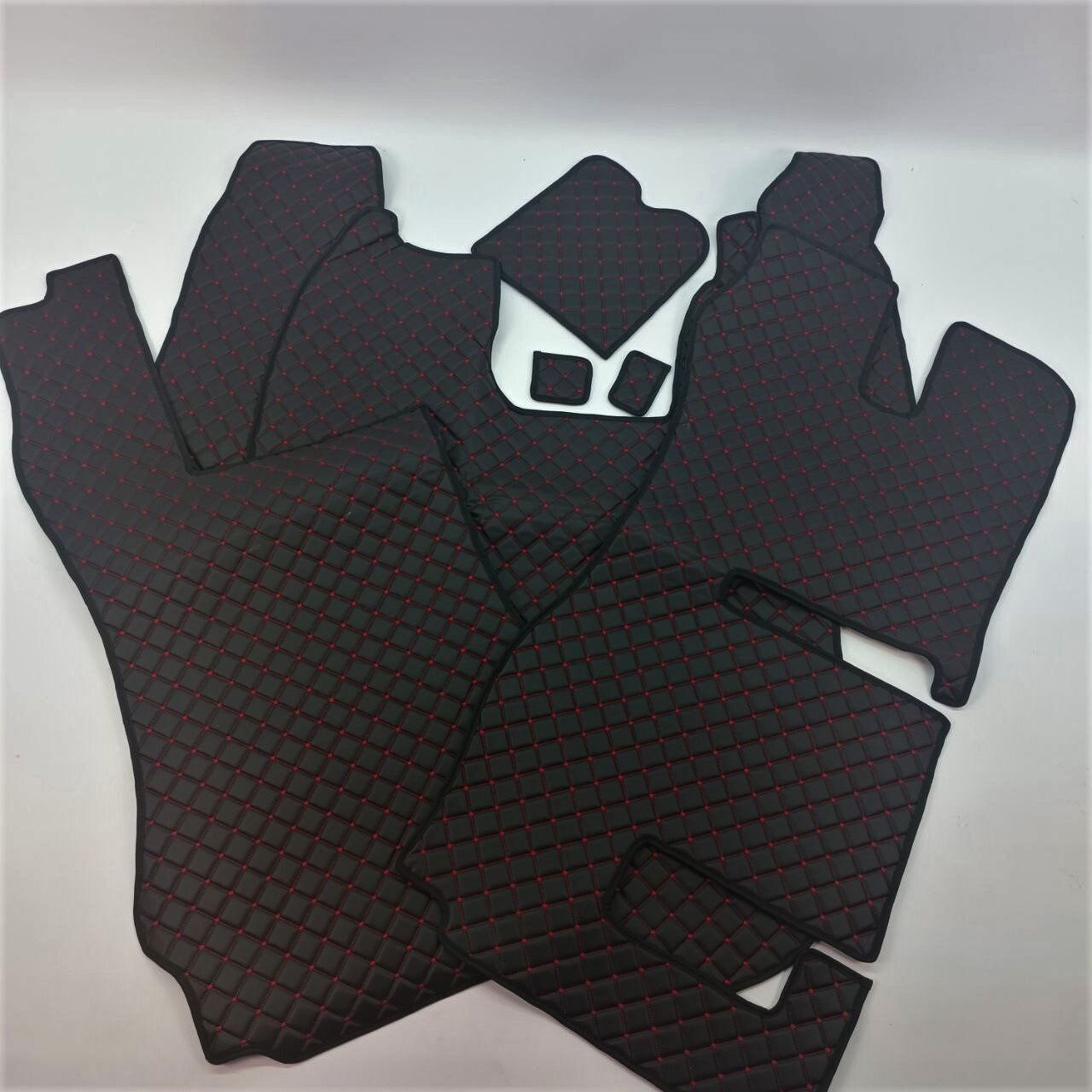 Килимок Екошкіра SCANIA R 2014-2016; рестайлінг 2017; АКПП, чорний, Килимок Екошкіра SCANIA R 2014-2016; рестайлінг 2017; АКПП, чорний,