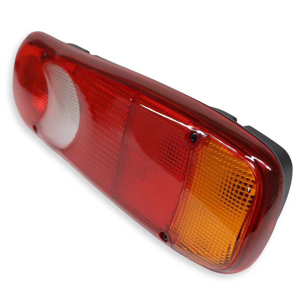 Фонарь задний RENAULT PREMIUM I - MIDLUM (2000-2005) \правый\ с разъемом AMP (C.F.Berg) Фонарь задний RENAULT PREMIUM I - MIDLUM (2000-2005) \правый\ с разъемом AMP (C.F.Berg)