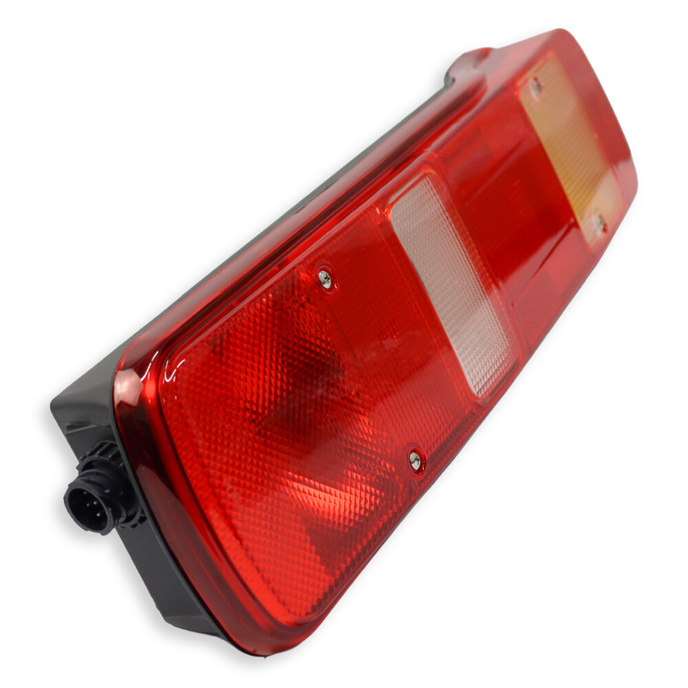 Ліхтар задній VOLVO FH 2006 ---> з боковим роз'ємом "AMP" \ правий \ TD