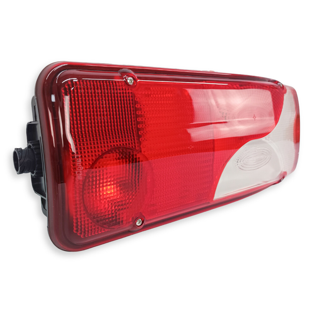 Ліхтар задній SCANIA P-G-R-T (2004→) роз'ємом AMP \прав.\