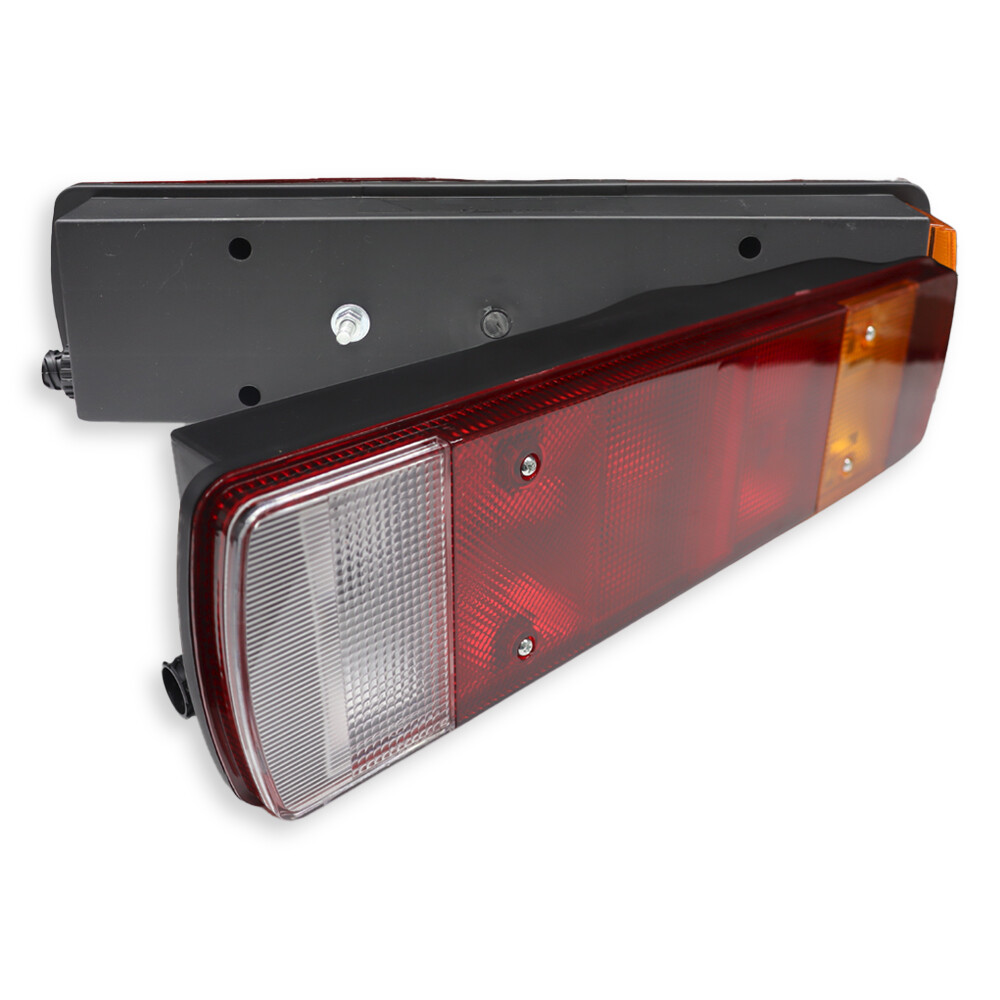 Фонарь задний VOLVO FH I / FH II/ Scania с разъемом "AMP" \правый\TANGDE