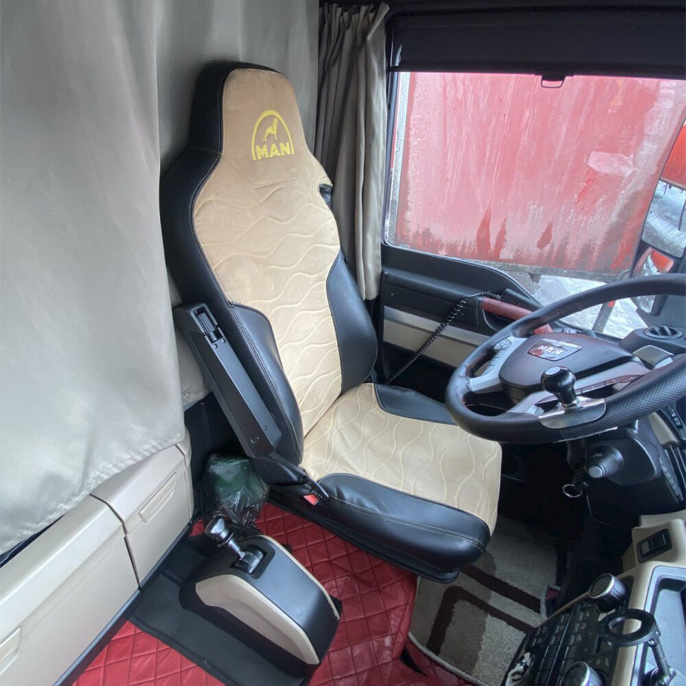 Чехол на сиденья Twin MAN TGX,TGA,TGL,TGM,TGS; (2007-2020) 2 ремня, водитель (Низкий) пассажир (Высокий), бежевая алькантара - черная кожа