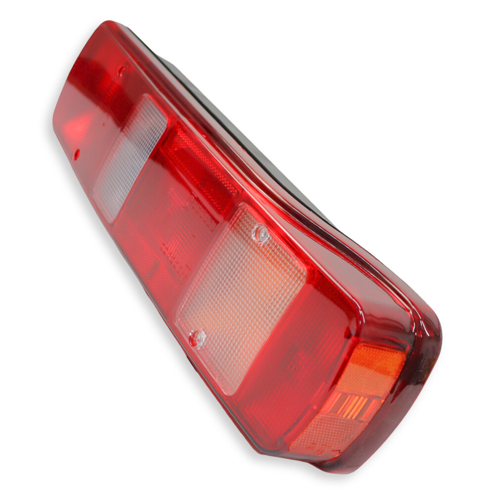 Ліхтар задній VOLVO FH 2006 ---> з боковим роз'ємом "AMP" \правий\