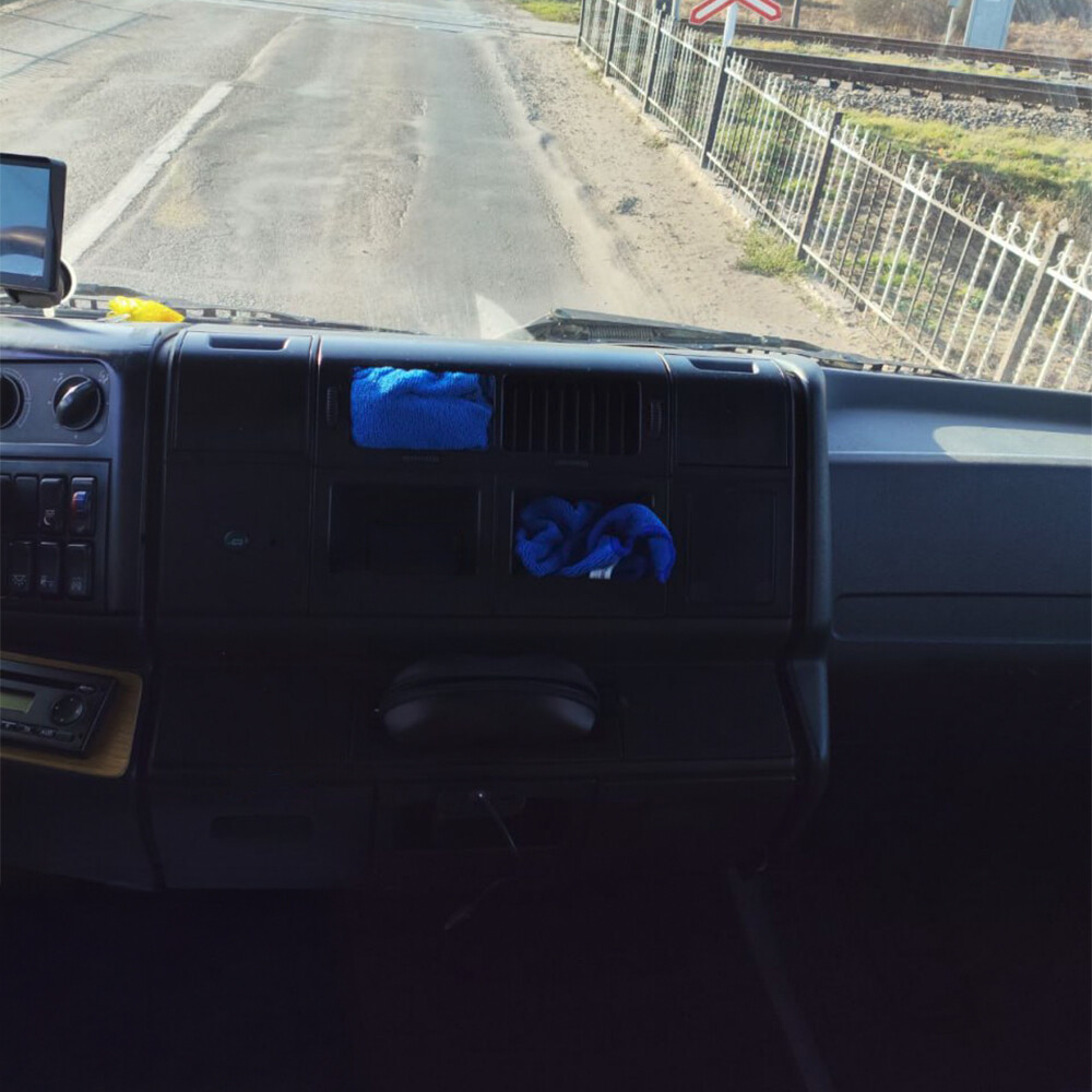 Полка кабины MAN  TGA XL красная\ST- Экокожа стёжка\