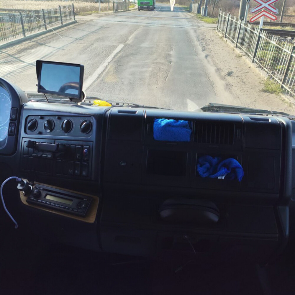 Полка кабины MAN  TGA XL красная\ST- Экокожа стёжка\