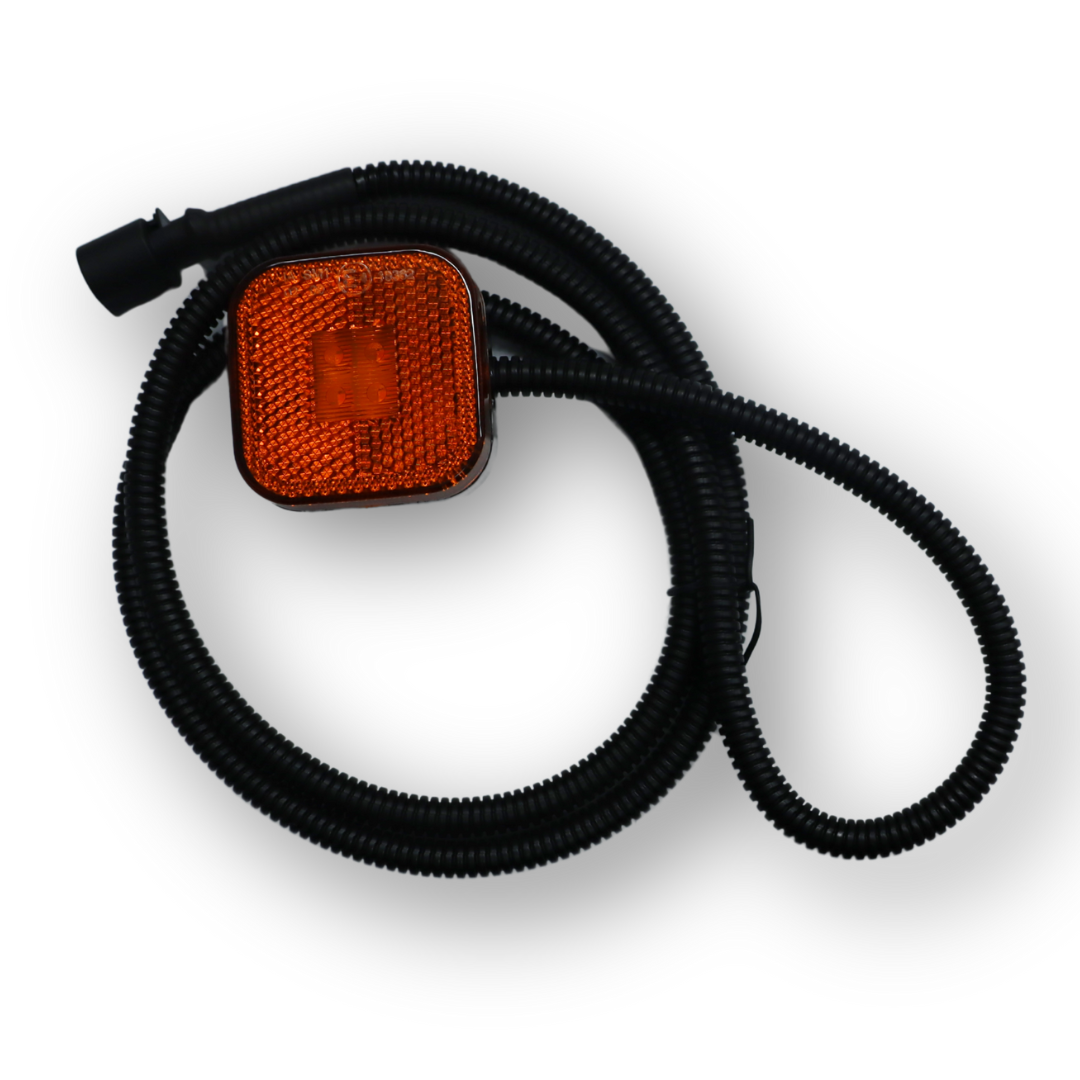 Фонарь габаритный диодный с кабелем 1,51м и фишкой MAN TGA\TGM\TGL\L 2000 (2003-2008) Фонарь габаритный диодный с кабелем 1,51м и фишкой MAN TGA\TGM\TGL\L 2000 (2003-2008)