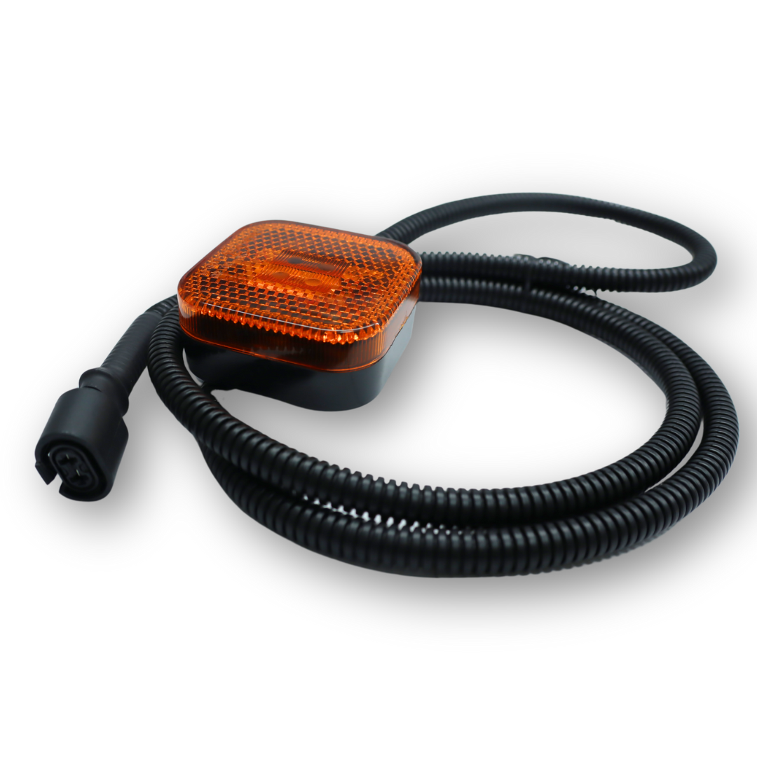 Фонарь габаритный диодный с кабелем 1,51м и фишкой MAN TGA\TGM\TGL\L 2000 (2003-2008) Фонарь габаритный диодный с кабелем 1,51м и фишкой MAN TGA\TGM\TGL\L 2000 (2003-2008)