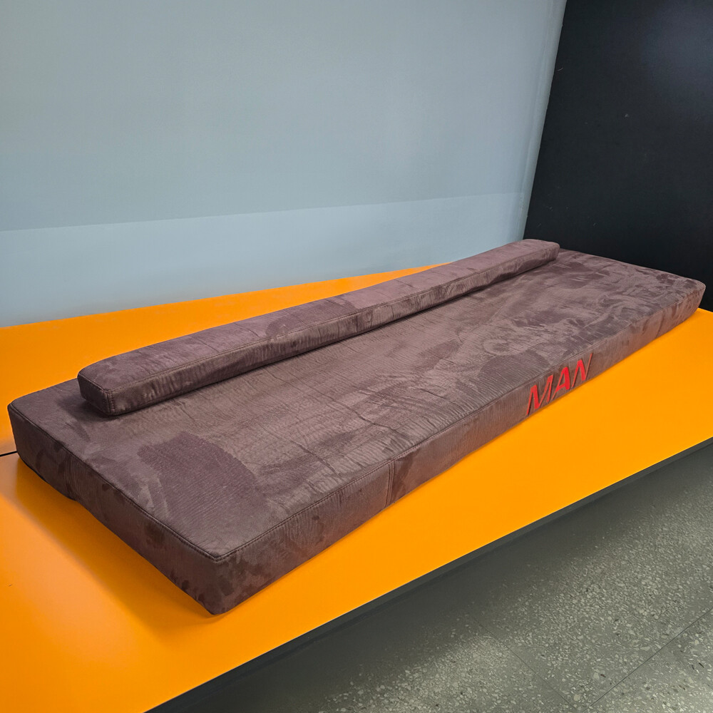 Матрас MAN TGX, алькантара коричневая Матрас MAN TGX, алькантара коричневая