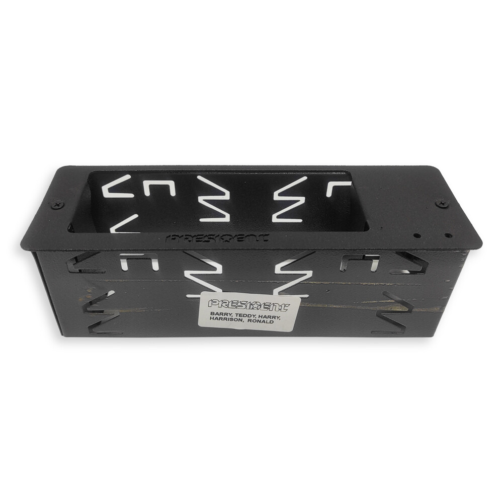 Крепление радиостанции President Barry\Teddy (с лого PRESIDENT и отверстиями для тангентов) Крепление радиостанции President Barry\Teddy (с лого PRESIDENT и отверстиями для тангентов)