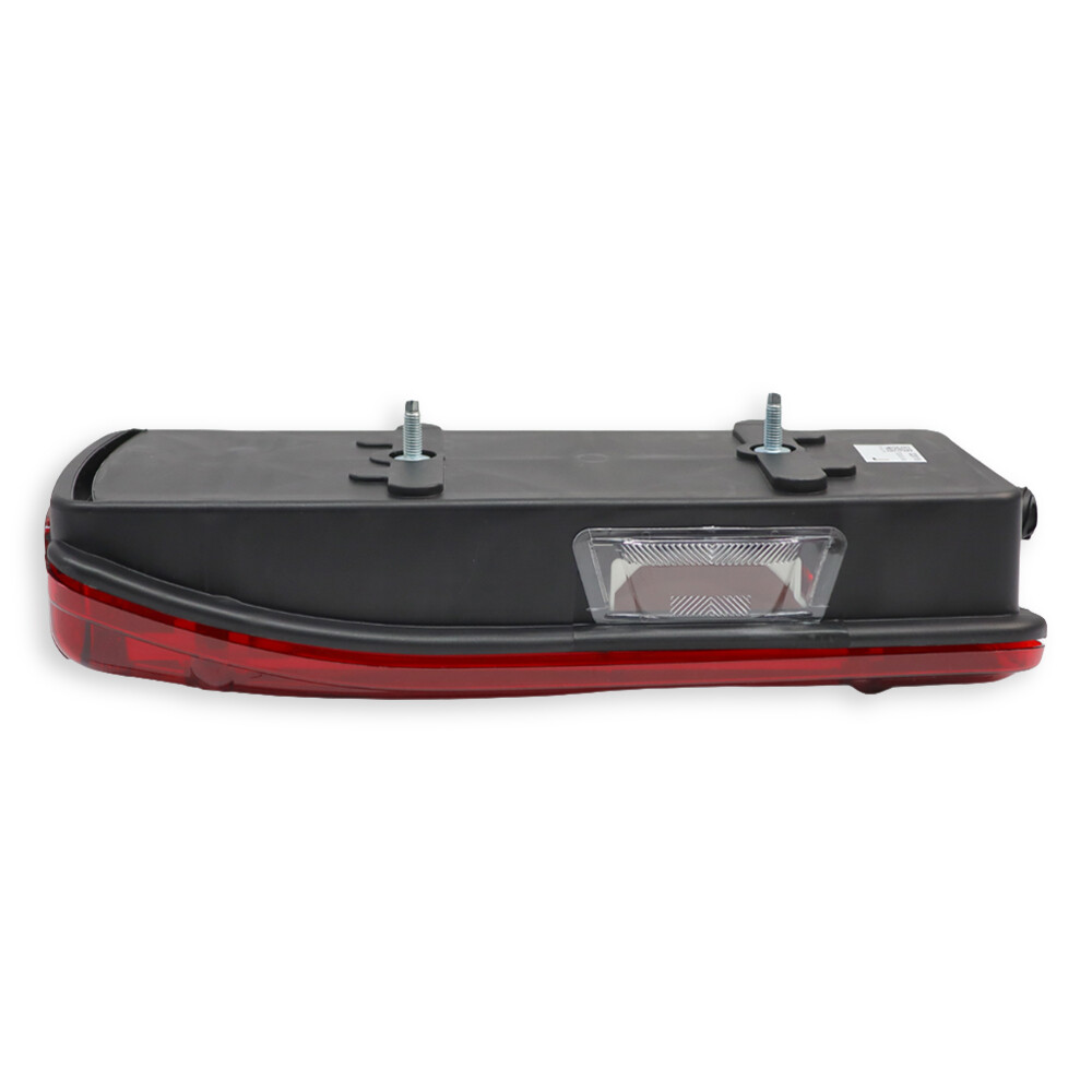 Фонарь задний SCANIA P-G-R-T (2004→) с разъемом AMP \правый\