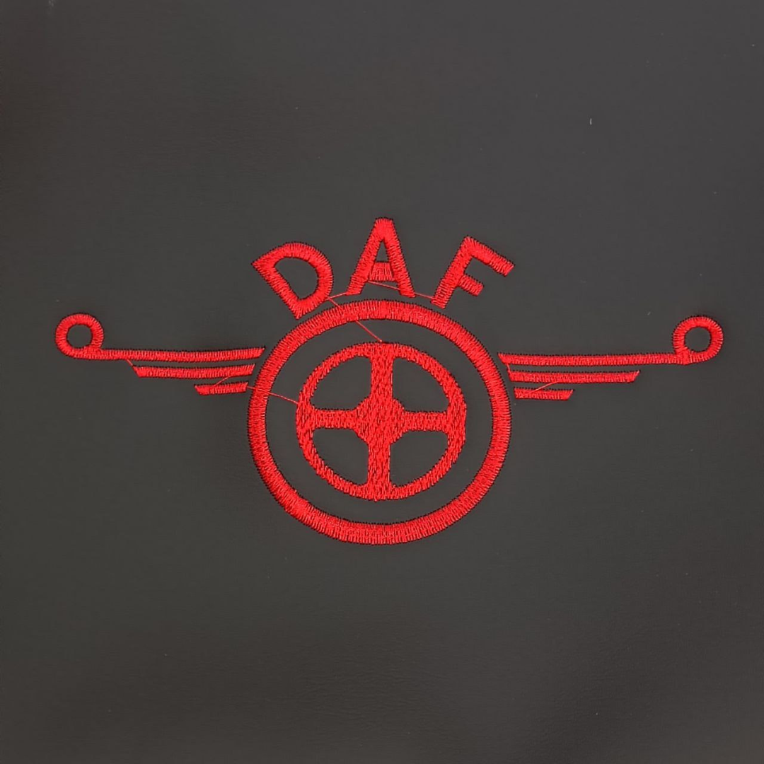 Чехол на сиденья Chess DAF XF105 106 XG CF85 LF (2013-2024) черная кожа-черный велюр