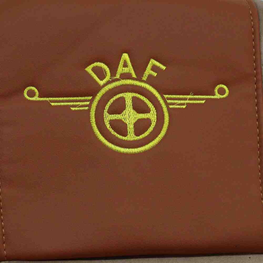 Чехол на сиденья Chess DAF XF105 106 XG CF85 LF (2013-2024) св. коричневая кожа- бежевый велюр