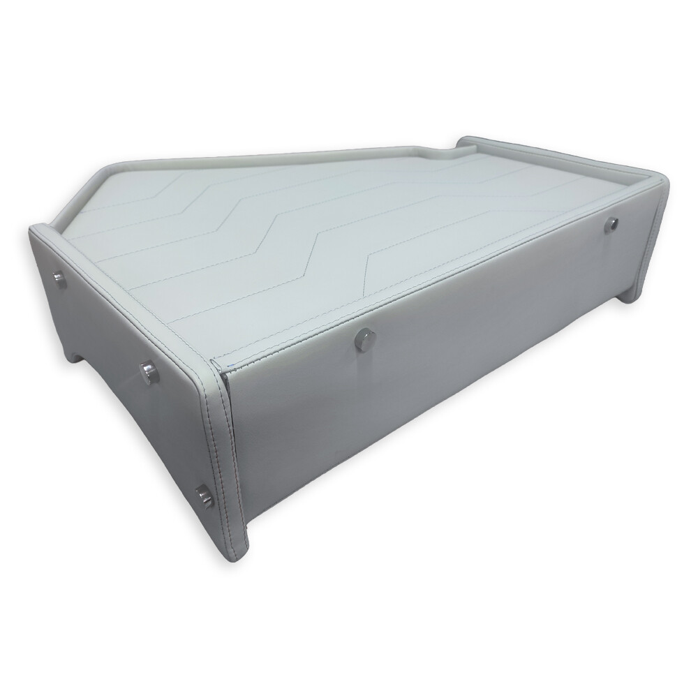 Полка кабины SCANIA R c 2009 г. бежевая (МТ) (цена без вышивки) Полка кабины SCANIA R c 2009 г. бежевая (МТ) (цена без вышивки)