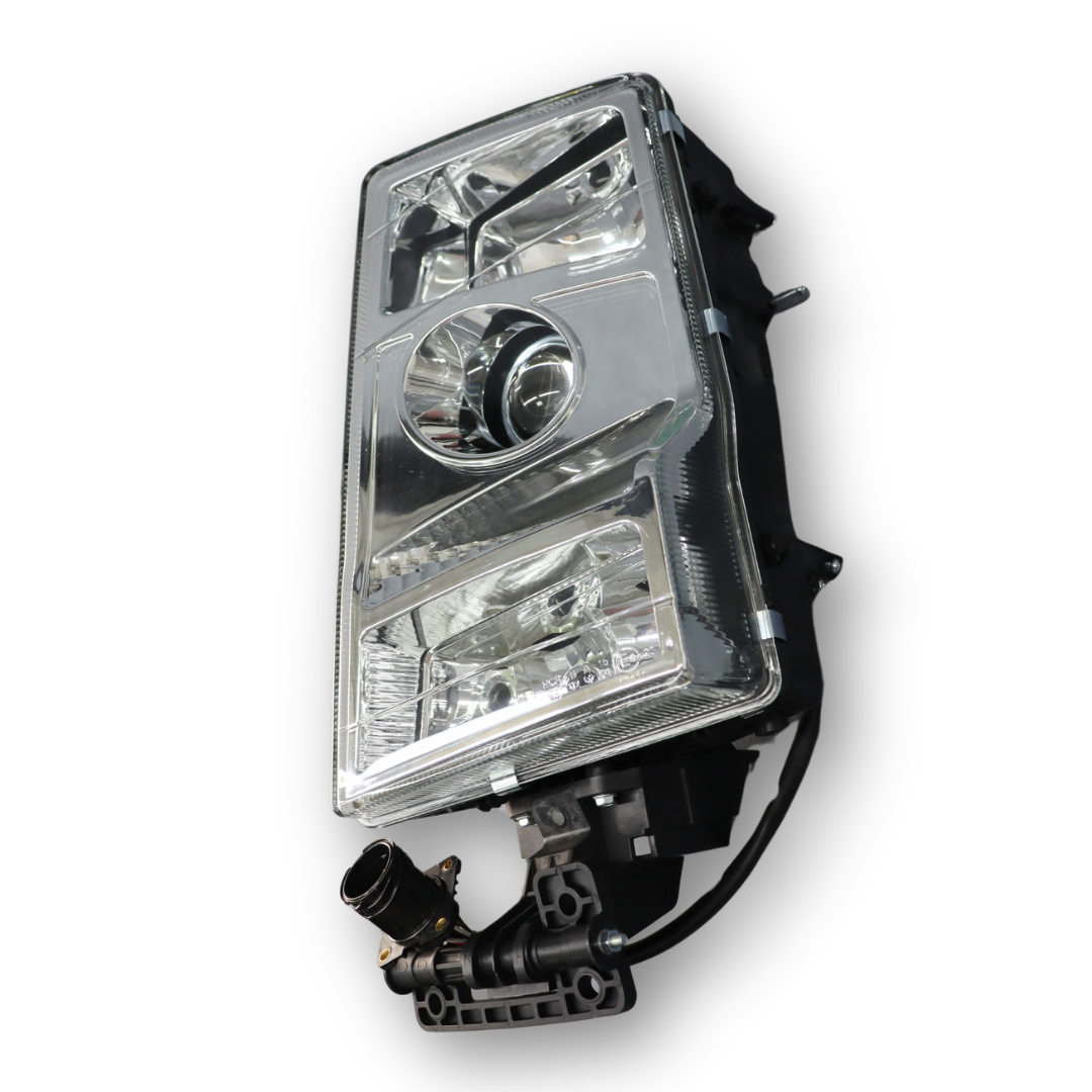 Фара VOLVO FH, FH12, FH16, FM (2002-2008) ручная регулировка, круглый разъем, левая (AYFAR) Фара VOLVO FH, FH12, FH16, FM (2002-2008) ручная регулировка, круглый разъем, левая (AYFAR)