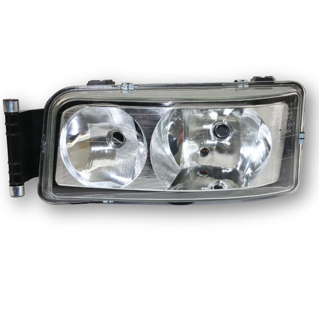 Фара MAN TGA, TGL,TGM, TGS (2000-...) левая (C.F.Berg) Фара MAN TGA, TGL,TGM, TGS (2000-...) левая (C.F.Berg)