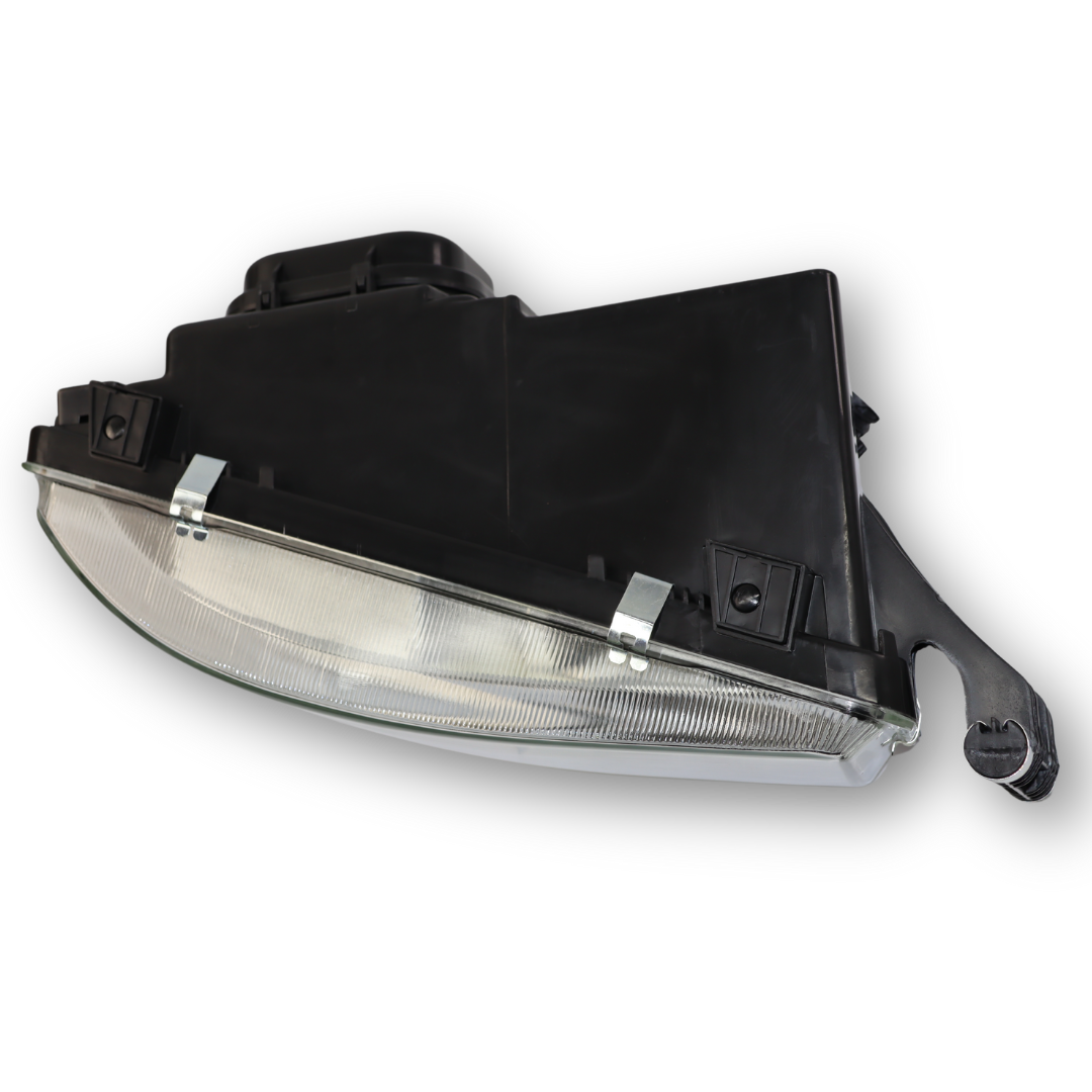 Фара MAN TGA, TGL,TGM, TGS (2000-...) левая (C.F.Berg) Фара MAN TGA, TGL,TGM, TGS (2000-...) левая (C.F.Berg)