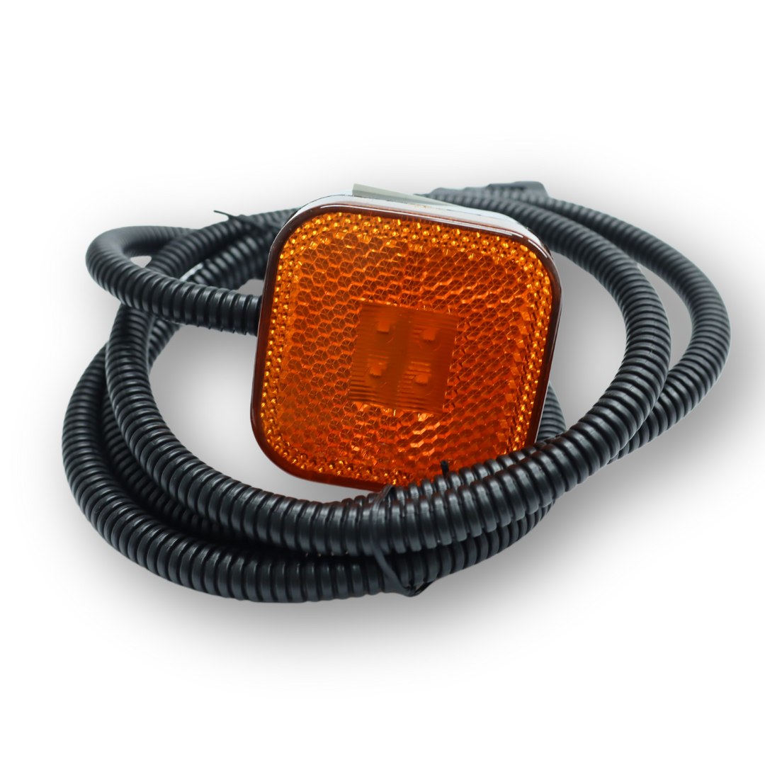 Фонарь габаритный диодный с кабелем 1,51м и фишкой MAN TGX (2009-->) Фонарь габаритный диодный с кабелем 1,51м и фишкой MAN TGX (2009-->)