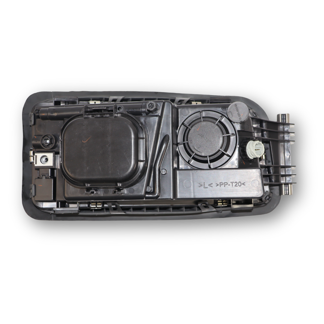 Фара MAN TGA, TGL,TGM, TGS (2000-...) с уплотнителем, левая (TBM) Фара MAN TGA, TGL,TGM, TGS (2000-...) с уплотнителем, левая (TBM)