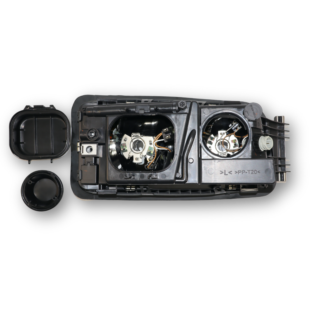 Фара MAN TGA, TGL,TGM, TGS (2000-...) с уплотнителем, левая (TBM) Фара MAN TGA, TGL,TGM, TGS (2000-...) с уплотнителем, левая (TBM)