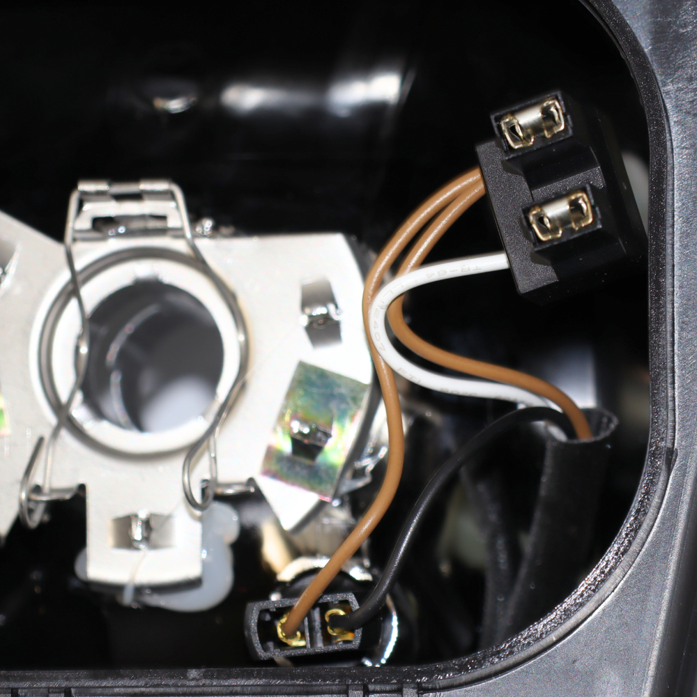 Фара MAN TGA, TGL,TGM, TGS (2000-...) с уплотнителем, левая (TBM) Фара MAN TGA, TGL,TGM, TGS (2000-...) с уплотнителем, левая (TBM)