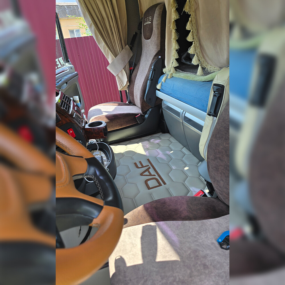 Килимок 3D Екошкіра DAF XF106 c 2013; АКПП,бежевий (МТ) Килимок 3D Екошкіра DAF XF106 c 2013; АКПП,бежевий (МТ)
