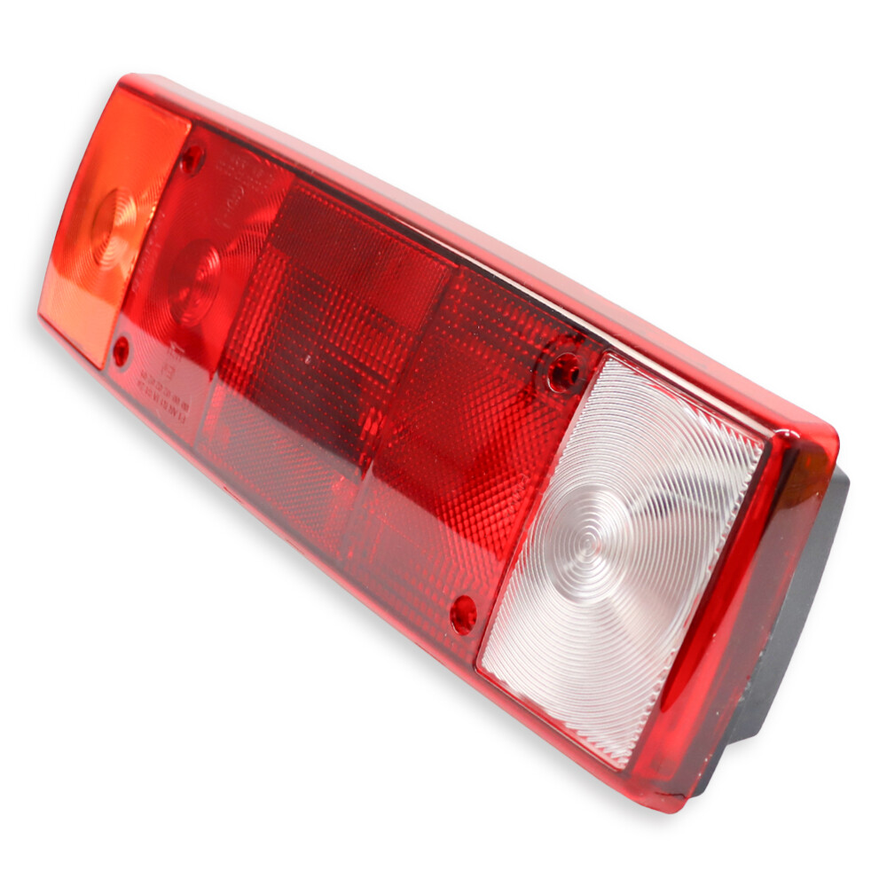 Ліхтар задній DAF LF, CF; лівий; з кабелем 30 см; з підсвічуванням номера (SERTPLAS) Ліхтар задній DAF LF, CF; лівий; з кабелем 30 см; з підсвічуванням номера (SERTPLAS)