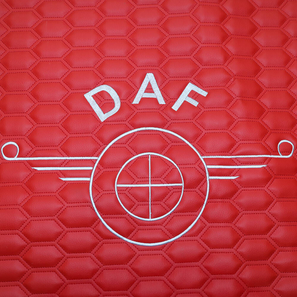 Килимок Екошкіра DAF XF106 c 2013; АКПП, червоний, з вишивками