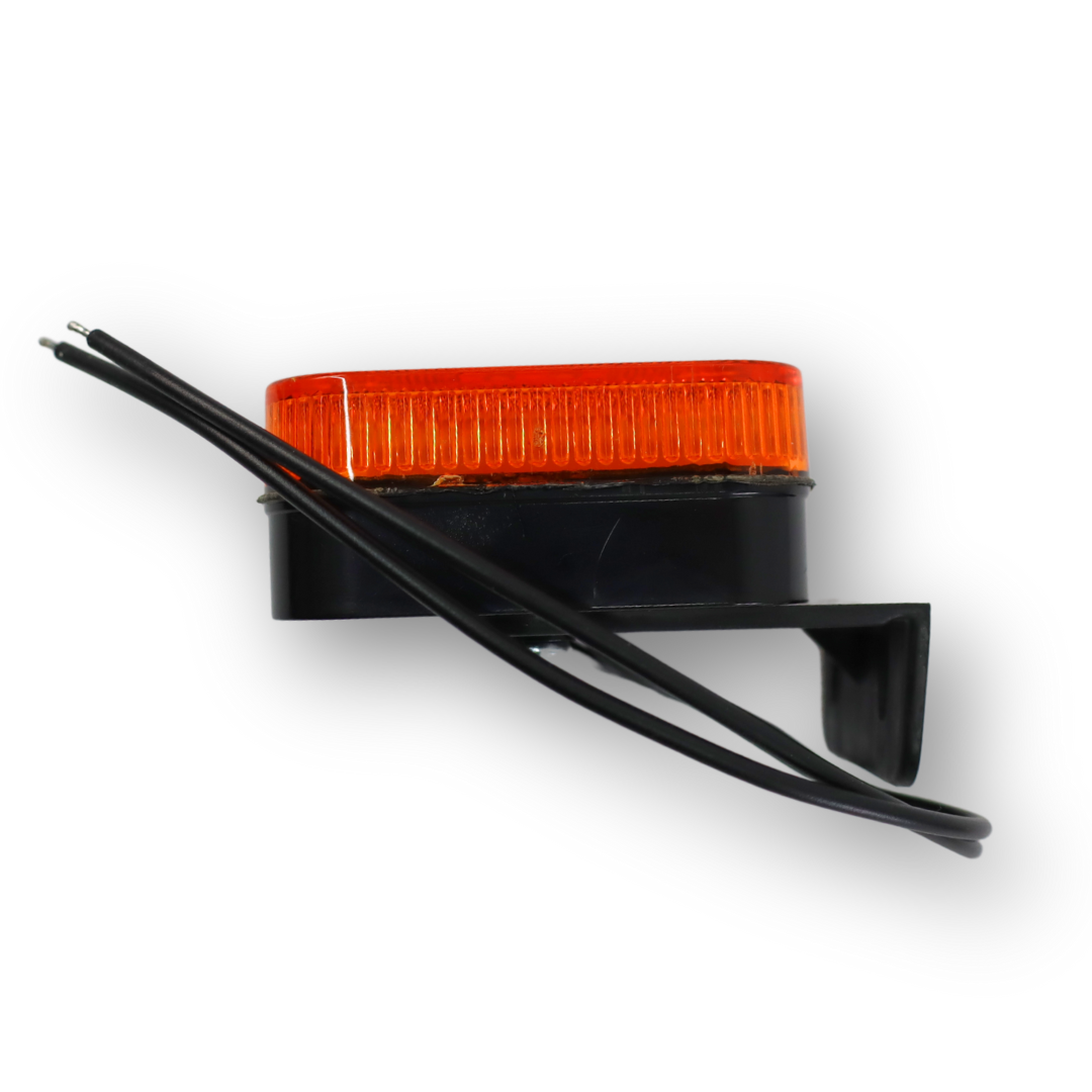 Фонарь габаритный крыла MAN F 2000 LED 65*65 Фонарь габаритный крыла MAN F 2000 LED 65*65