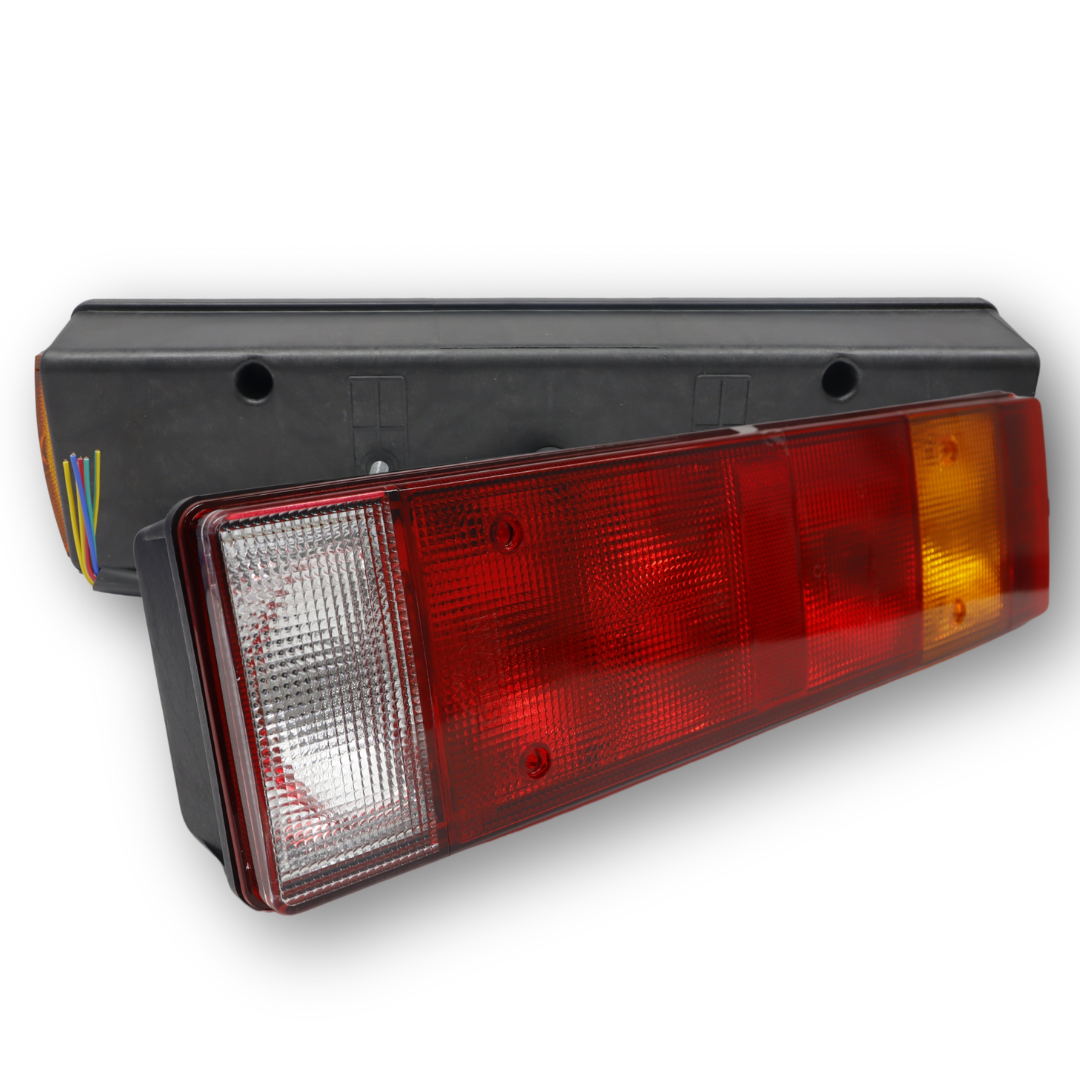 Фонарь задний 0030 Универсальный с кабелем \ISS\правый Фонарь задний 0030 Универсальный с кабелем \ISS\правый