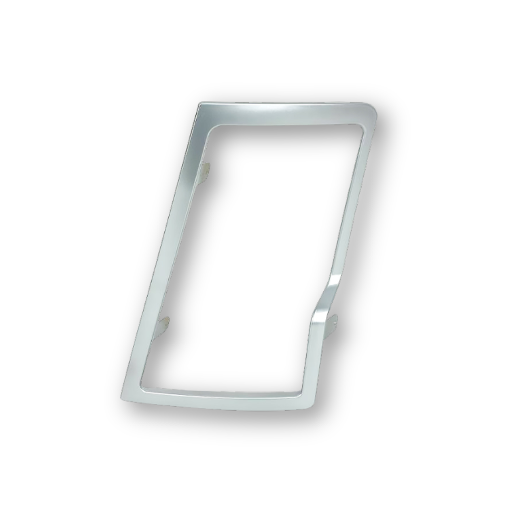 Декор.рамка фары VOLVO FH (2002-->) \лев\ Декор.рамка фары VOLVO FH (2002-->) \лев\