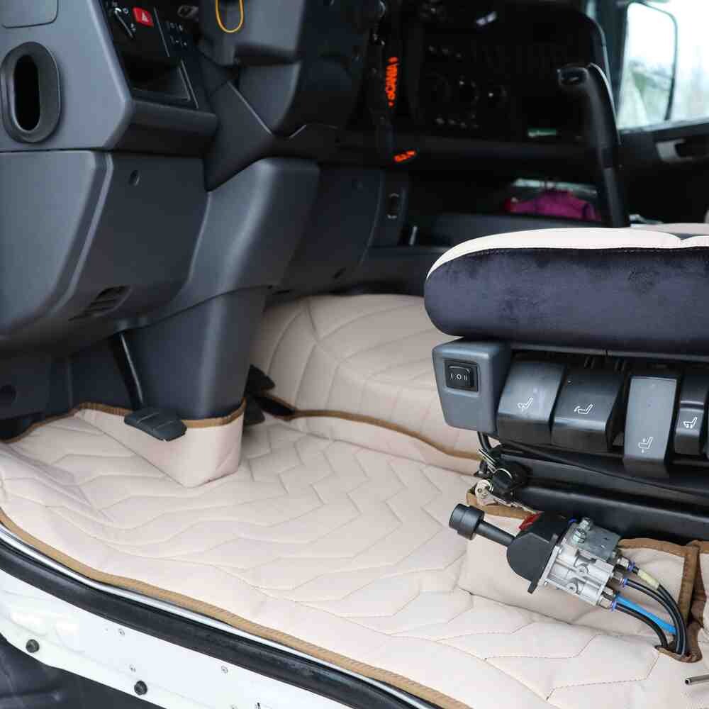 Коврик 3D Экокожа SCANIA R 2004-2013; МКПП, бежевый,