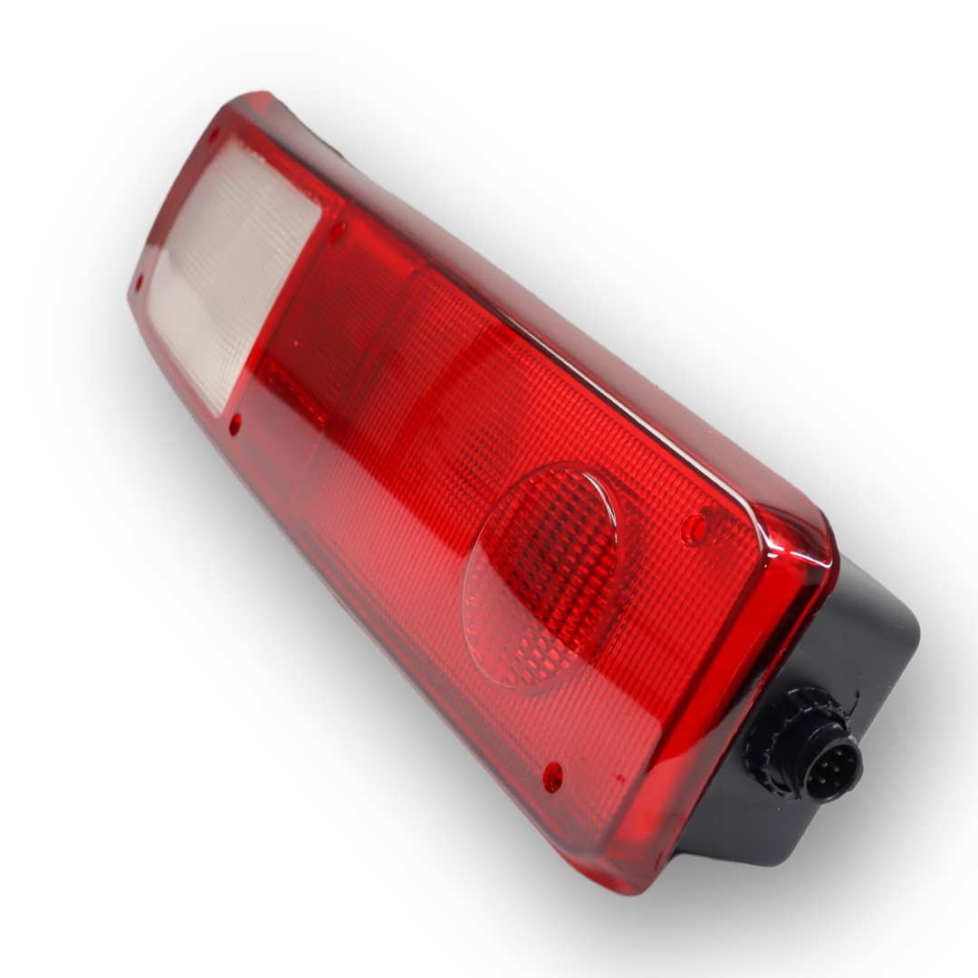 Фонарь задний RENAULT PREMIUM I / II - MAGNUM - KERAX (2006→) \лев.\с боковым разъемом AMP