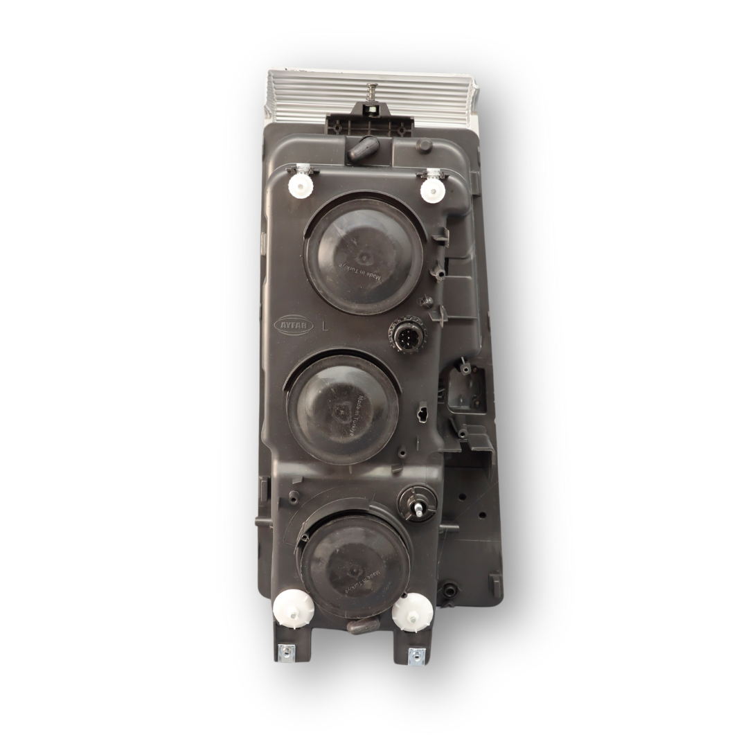 Фара RENAULT MAGNUM DXI (2001-2014) левая (AYFAR) Фара RENAULT MAGNUM DXI (2001-2014) левая (AYFAR)