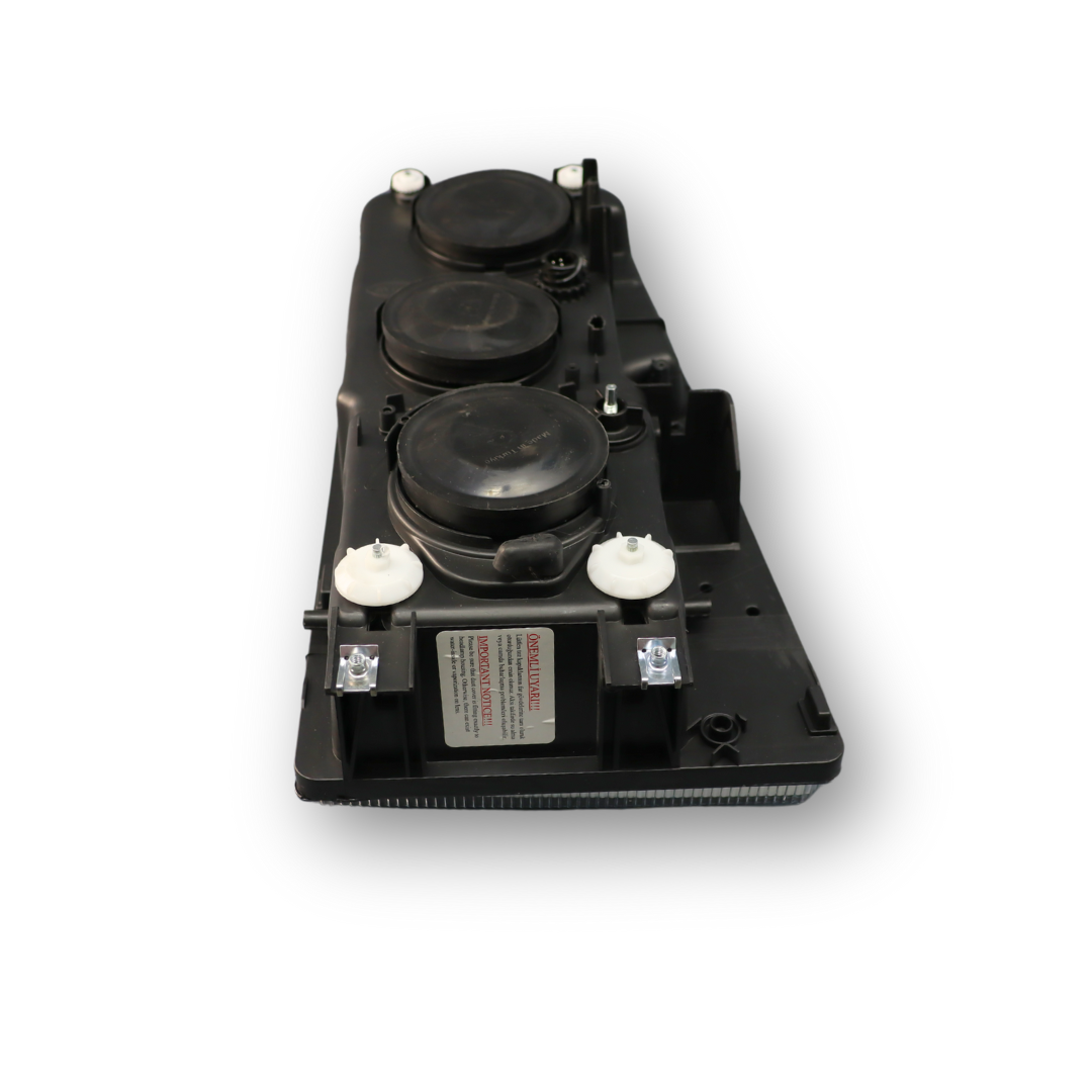 Фара RENAULT MAGNUM DXI (2001-2014) левая (AYFAR) Фара RENAULT MAGNUM DXI (2001-2014) левая (AYFAR)