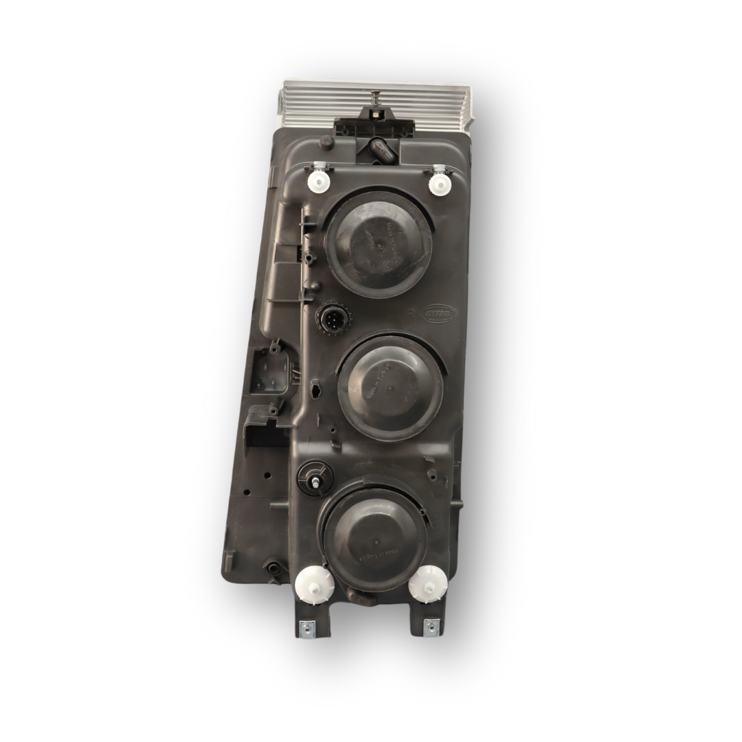 Фара RENAULT MAGNUM DXI (2001-2014) правая (AYFAR) Фара RENAULT MAGNUM DXI (2001-2014) правая (AYFAR)