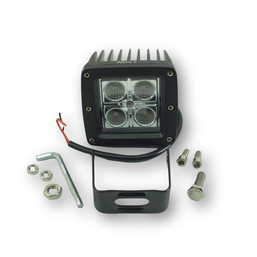 Фара универсальная диодная LED 24V (4 диода 40W -белый свет квадратная-82*75*69)
